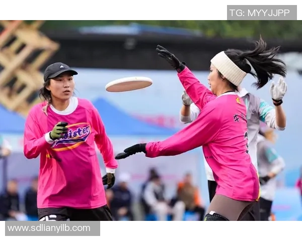 杭州飞盘队与上海飞盘队赛后复盘分析个人能力的较量与启示