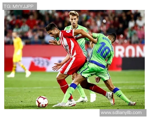 全球足球盛宴：顶级联赛、明星球员与历史时刻的精彩碰撞