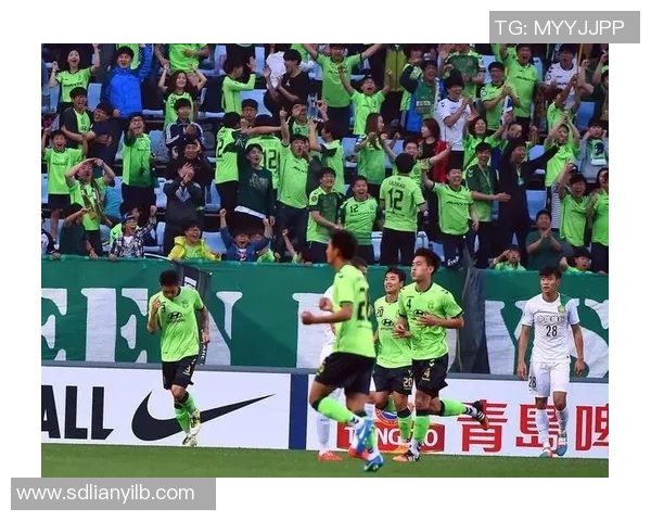皇马与全北现代历史交锋回顾及两队发展历程分析